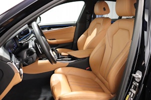 Vehicle image BMW 545e xDrive SAG