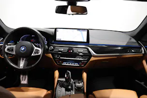 BMW 545e xDrive SAG