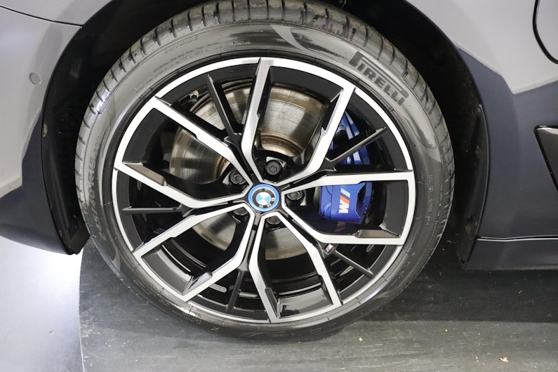 Vehicle image BMW 5 SERIES