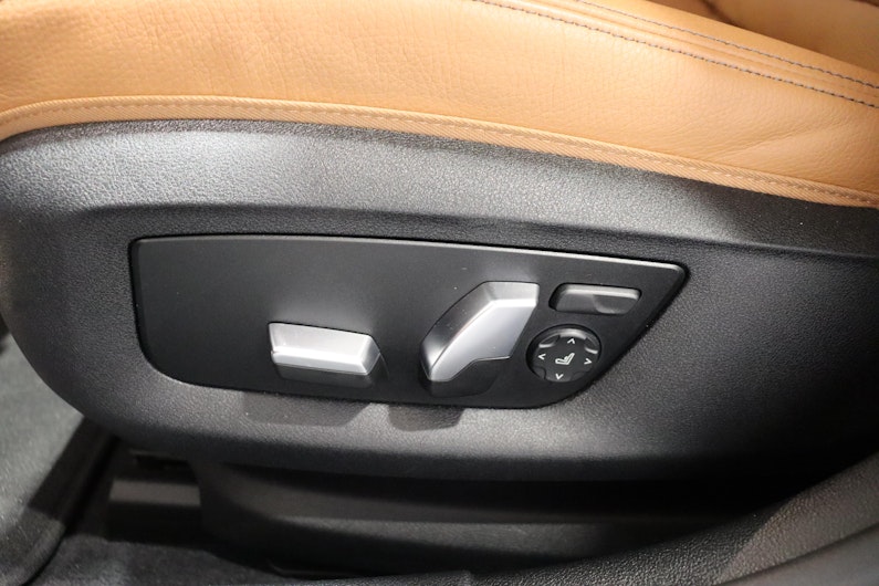 Vehicle image BMW 5 SERIES