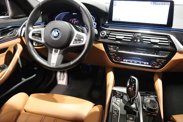 BMW 545e xDrive SAG
