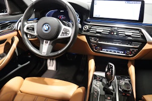 Vehicle image BMW 545e xDrive SAG