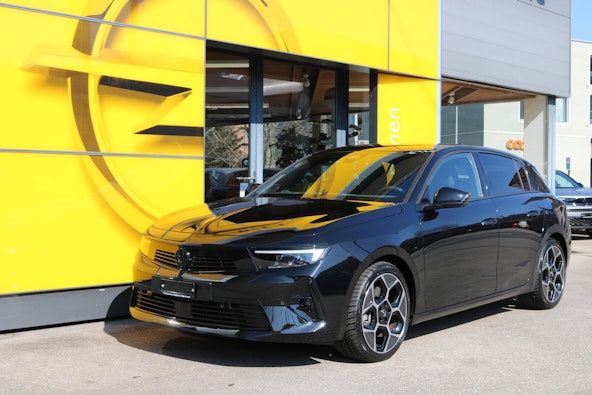 First vehicle image