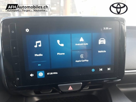 Vehicle image 15
