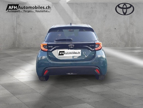 Vehicle image 3