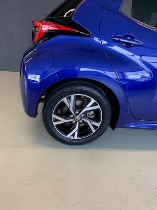 Vehicle image 11 Vehicle image 11