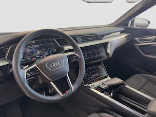 Audi Q8 50 e-tron advanced quattro