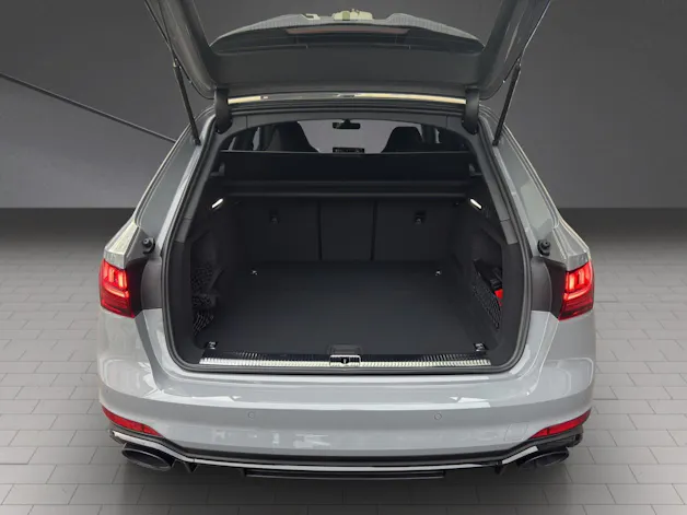 Audi RS4 Avant 25 year edition quattro tiptronic