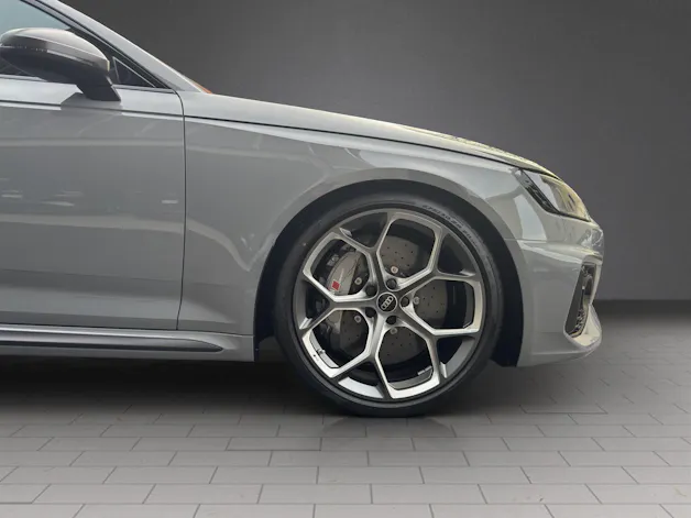 Audi RS4 Avant 25 year edition quattro tiptronic