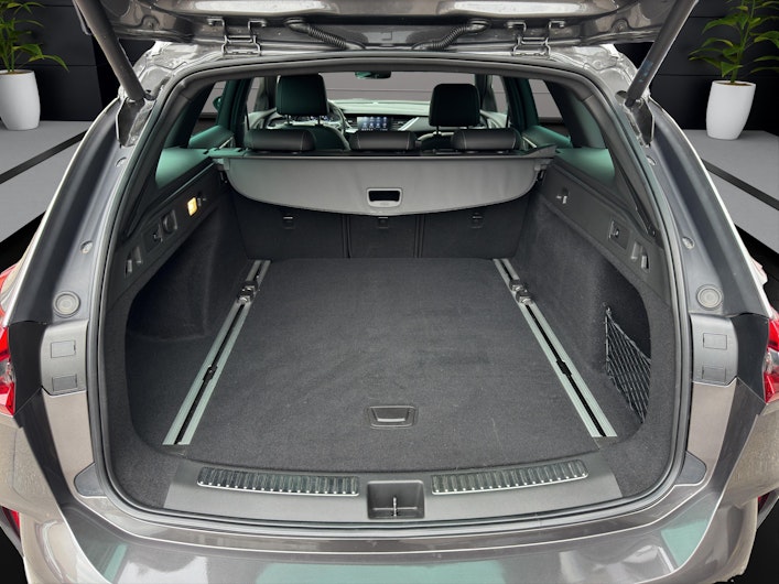 Vehicle image OPEL INSIGNIA