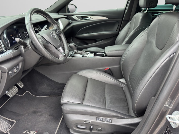 Vehicle image OPEL INSIGNIA