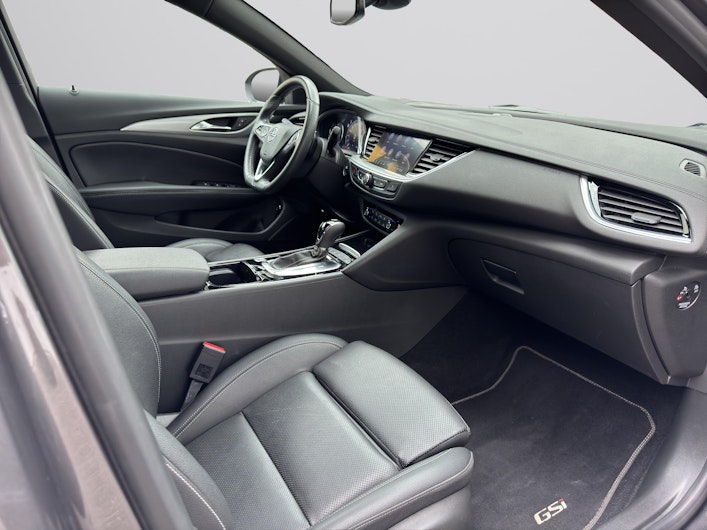 Vehicle image OPEL INSIGNIA