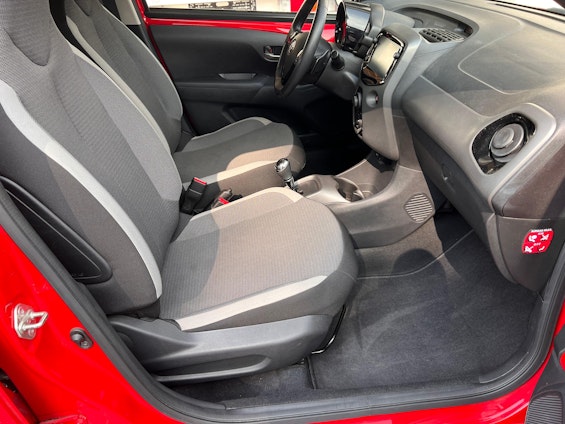 Vehicle image 12