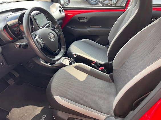 Vehicle image 8
