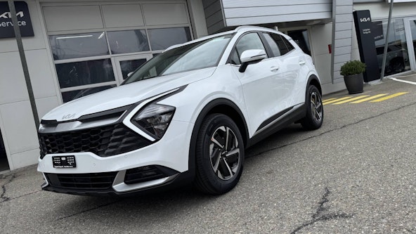 First vehicle image