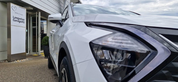 Vehicle image 15 Vehicle image 15