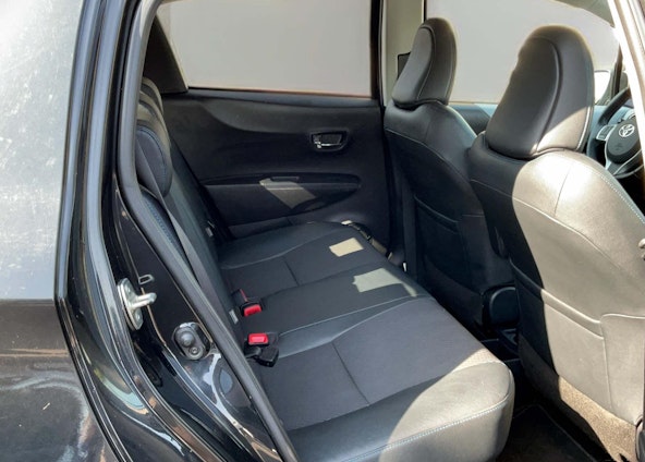 Vehicle image 13 Vehicle image 13