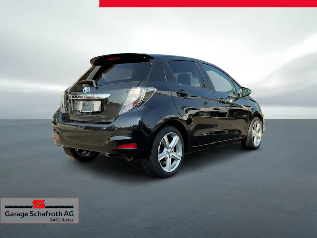 Toyota Yaris 1.5 VVT-i HSD Sol Premium