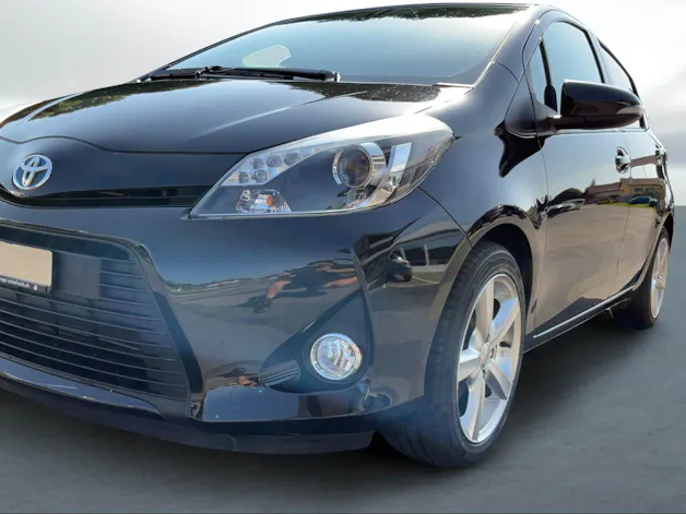 Toyota Yaris 1.5 VVT-i HSD Sol Premium