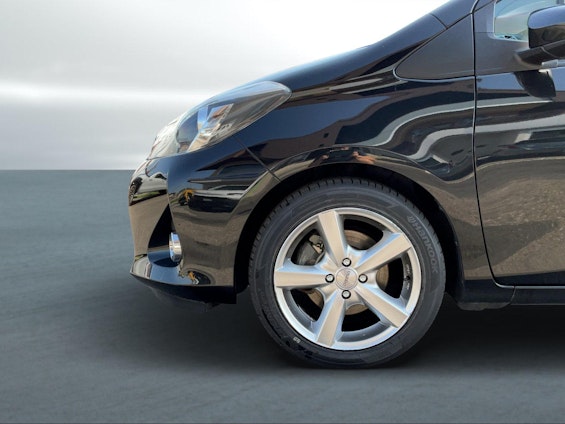 Vehicle image 21 Vehicle image 21