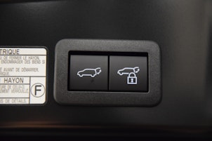 Vehicle image TOYOTA Corolla Cross 2.0 HSD Premium AWD-i