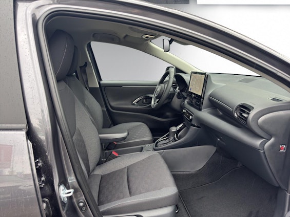 Vehicle image 32