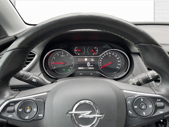 Vehicle image 3 Vehicle image 3