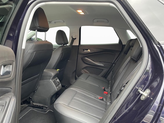 Vehicle image 4 Vehicle image 4