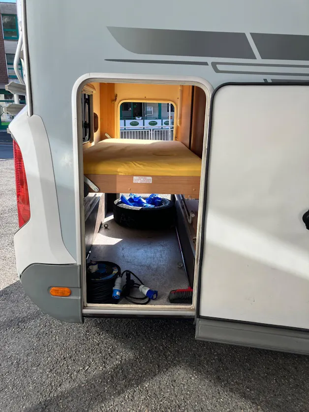 Renault Knaus R08
