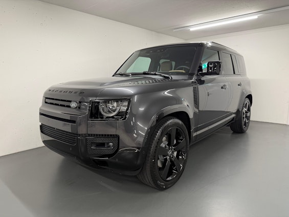 First vehicle image