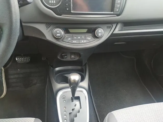 Toyota Yaris 1.5 VVT-i HSD Trend