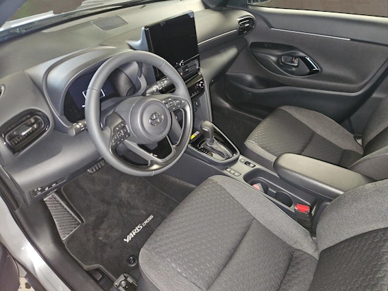 Vehicle image 6
