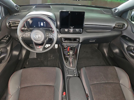 Vehicle image 7