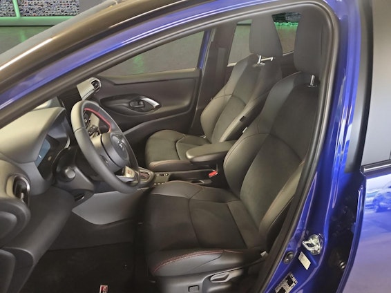 Vehicle image 8