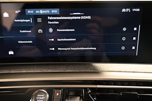 Vehicle image PEUGEOT 3008 e-Launch Edition AWD