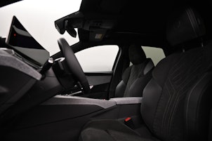 Vehicle image PEUGEOT 3008 e-Launch Edition AWD