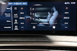 Vehicle image PEUGEOT 5008 e-Launch Edition AWD