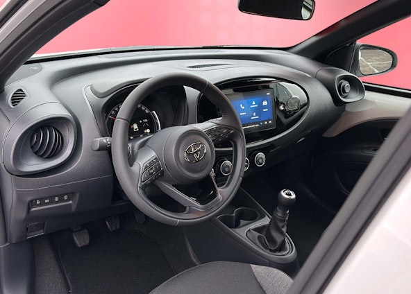 Vehicle image 9 Vehicle image 9