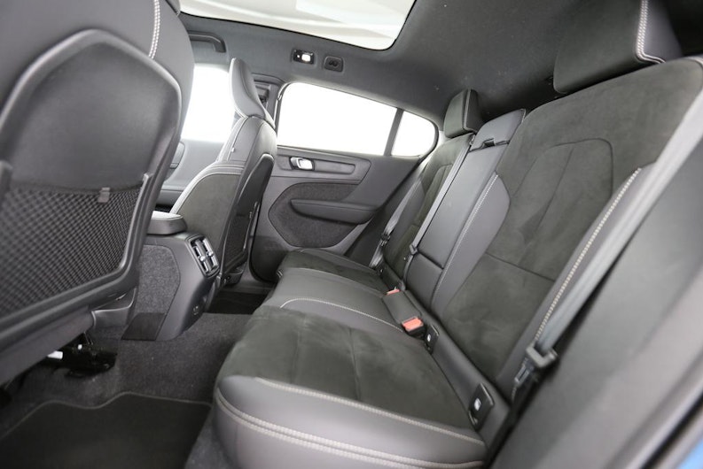 Vehicle image VOLVO C40