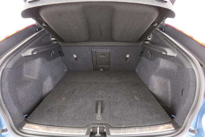 Vehicle image VOLVO C40