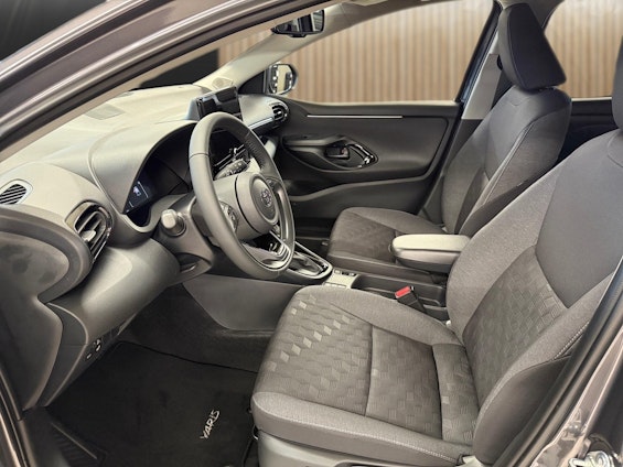Vehicle image 11