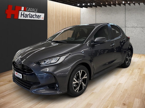 First vehicle image