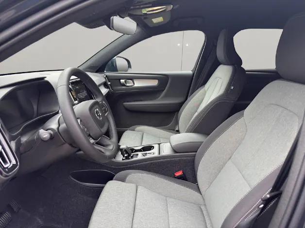 Volvo XC40 2.0 B3 MH Core XCITE