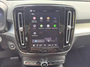 Volvo XC40 2.0 B3 MH Core XCITE
