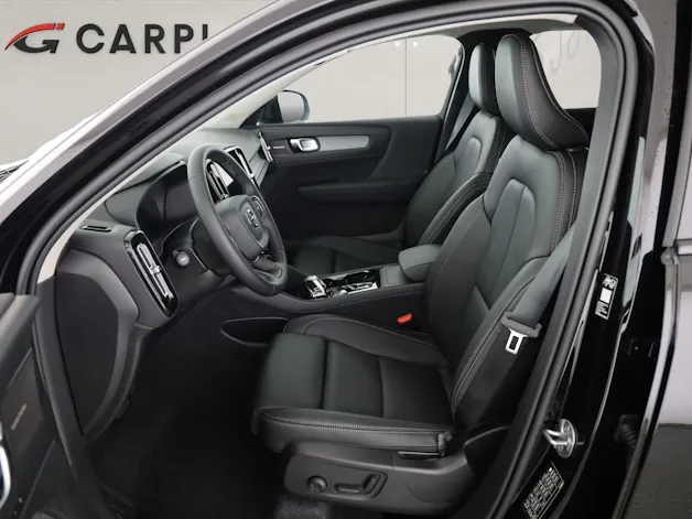 Volvo XC40 2.0 B3 MH Plus Dark