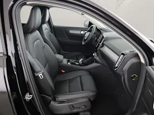 Volvo XC40 2.0 B3 MH Plus Dark