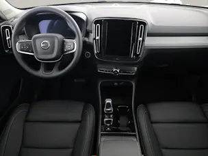 Volvo XC40 2.0 B3 MH Plus Dark