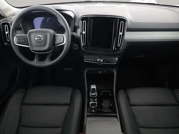 Volvo XC40 2.0 B3 MH Plus Dark