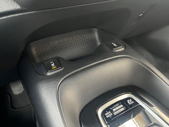 Vehicle image 14 Vehicle image 14