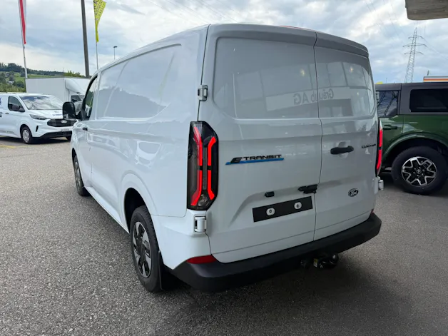 Ford Transit Custom Van 320 L1H1 65kWh Trend